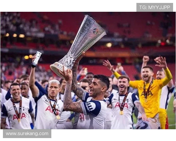 切尔西3轮不败超越阿森纳 热刺登顶曼联绝杀首胜升至第九